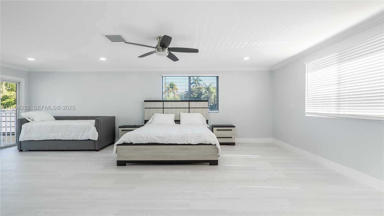 SANTA BARBARA SHORES - Residential