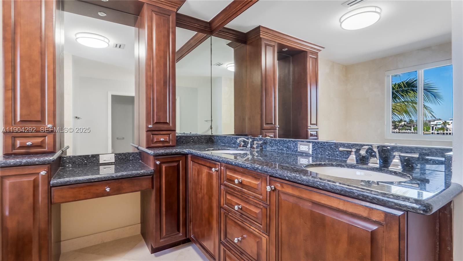 SANTA BARBARA SHORES - Residential