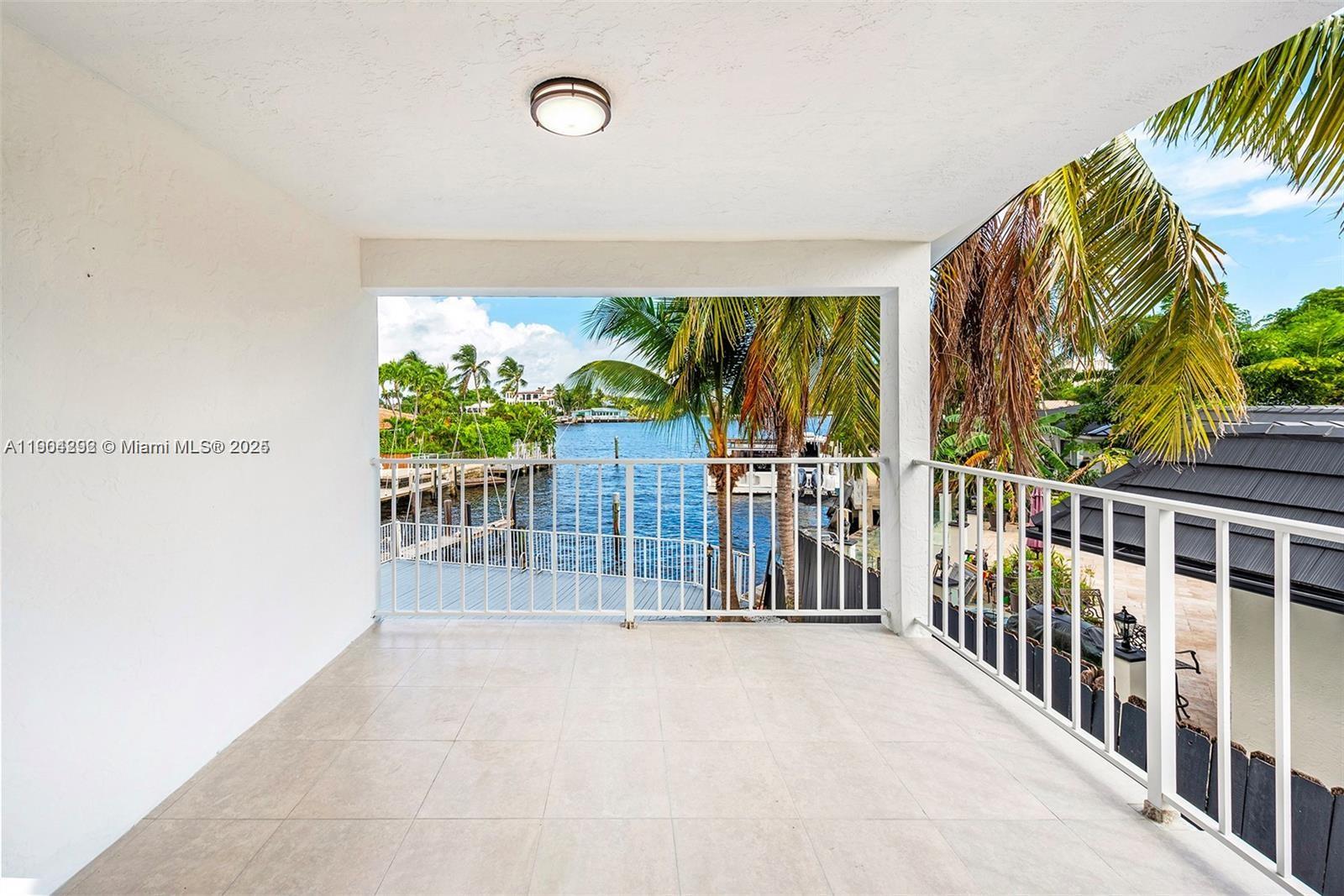 SANTA BARBARA SHORES - Residential