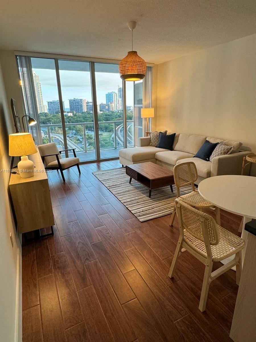 79 SW 12th St 1502-S