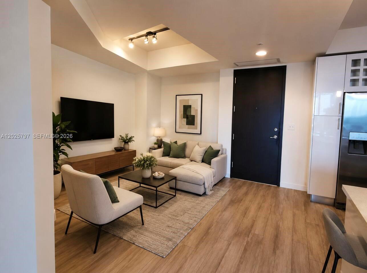 999 SW 1st Ave 1211