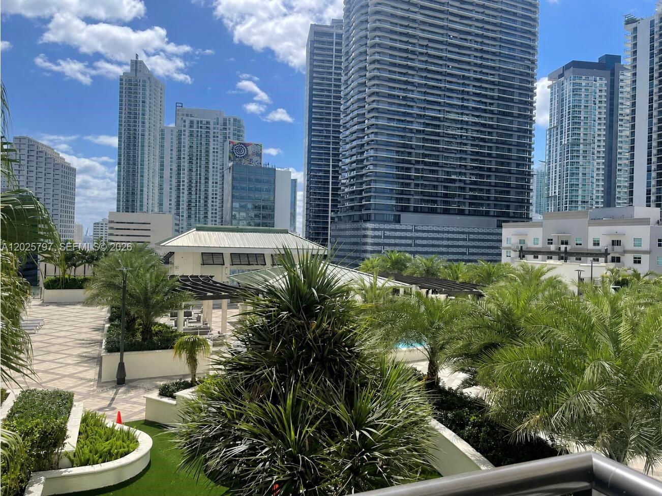 999 SW 1st Ave 1211