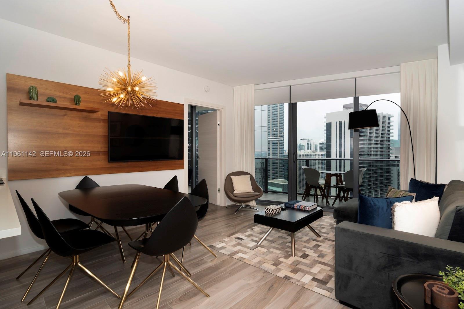 SLS LUX BRICKELL - Residential