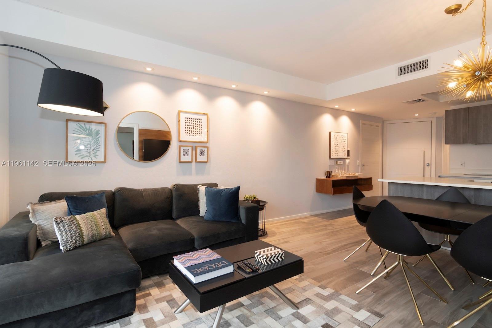 SLS LUX BRICKELL - Residential