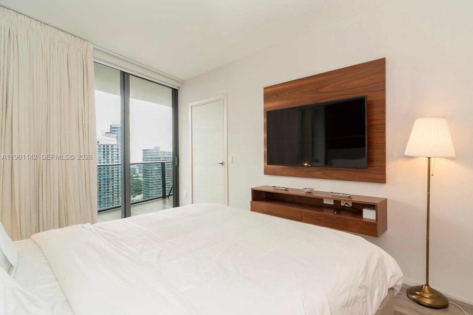 SLS LUX BRICKELL - Residential