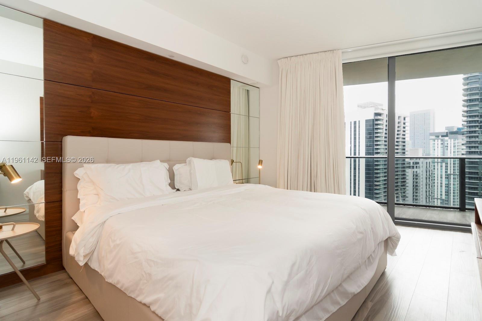 SLS LUX BRICKELL - Residential