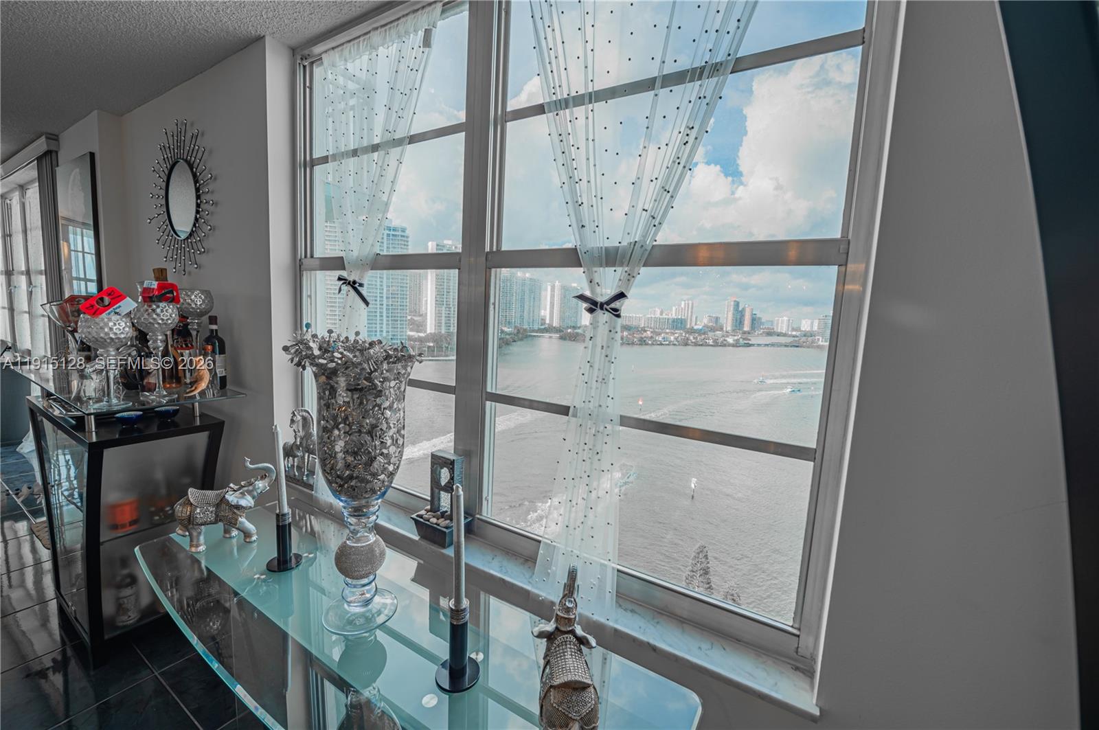 WINSTON TOWERS 500 CONDO - Residential