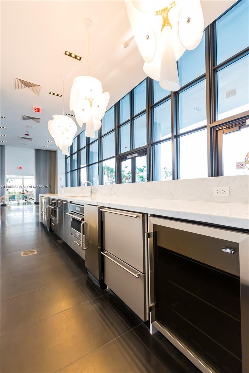 CANVAS CONDO - Residential Lease