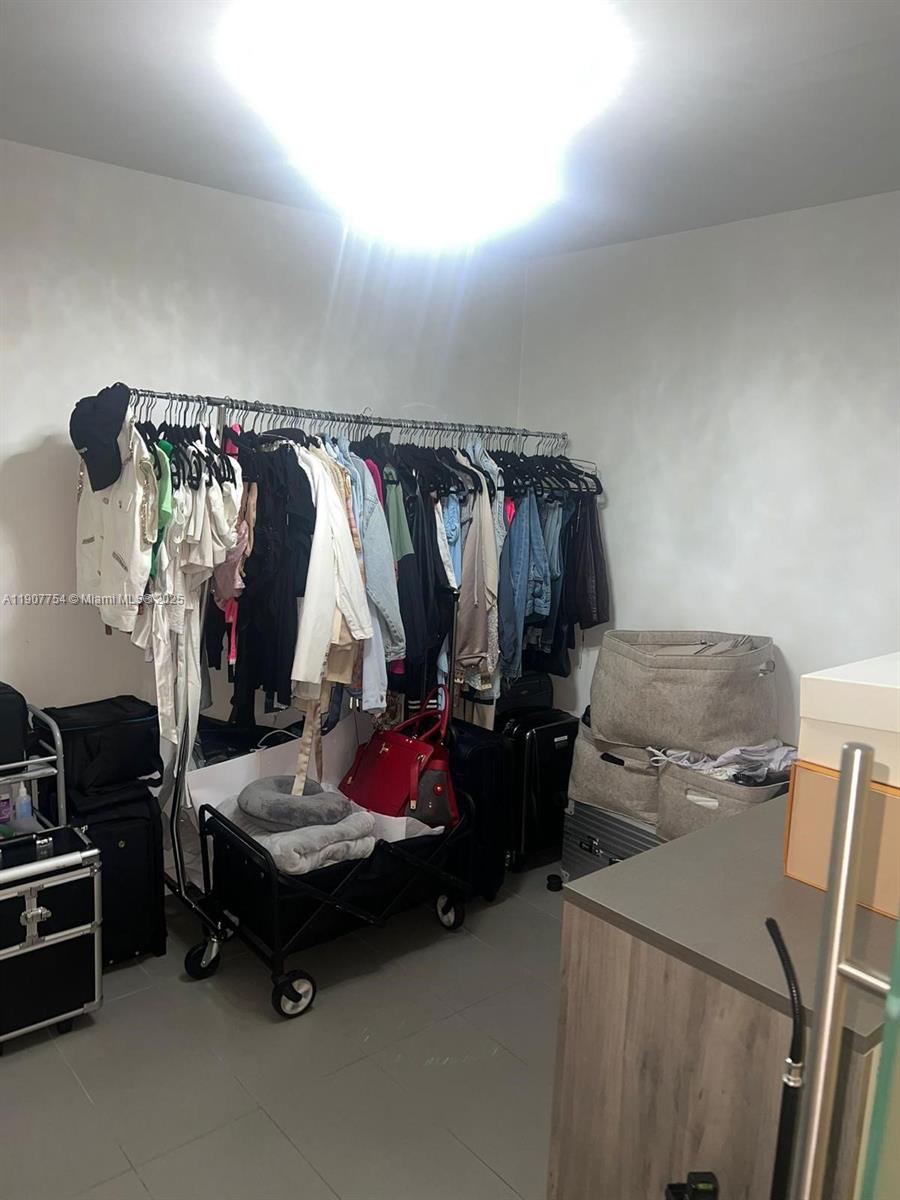 CANVAS CONDO - Residential Lease