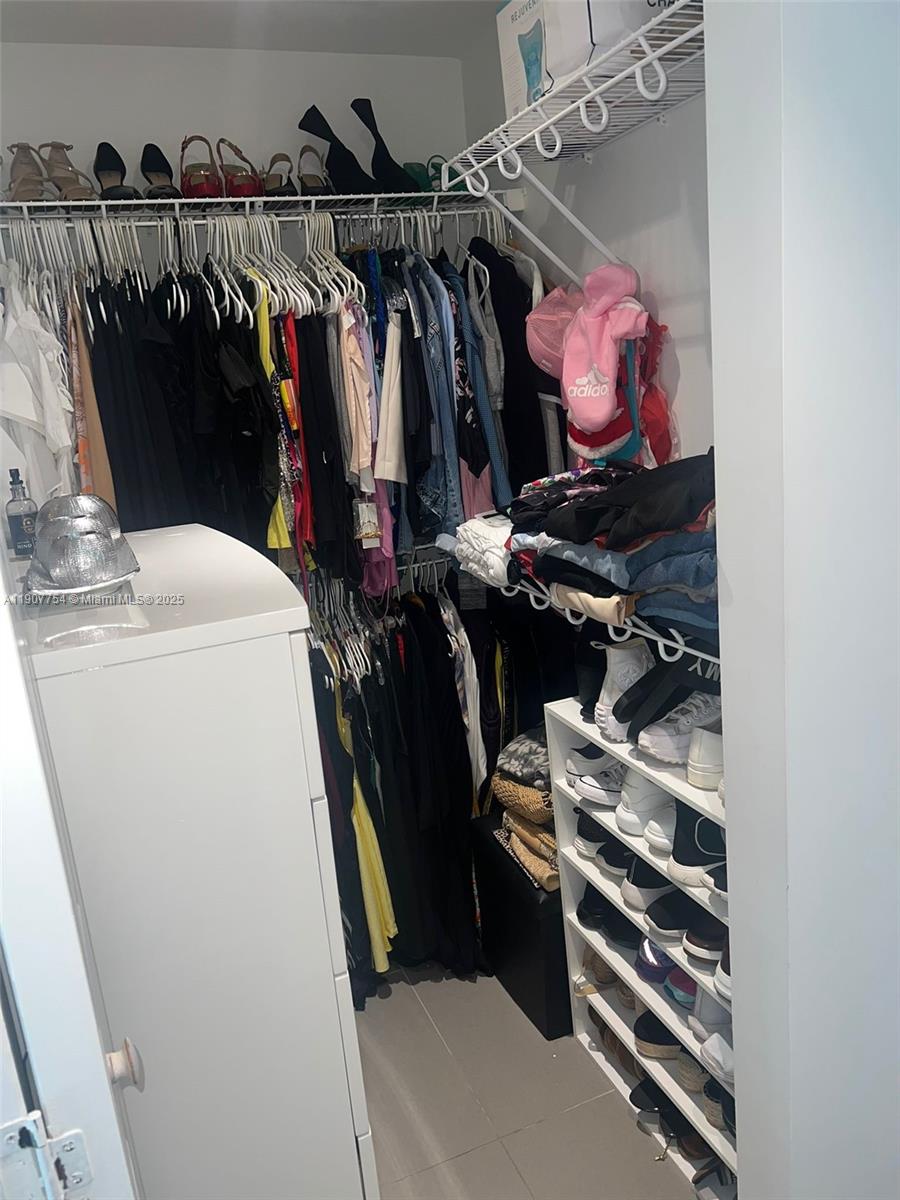 CANVAS CONDO - Residential Lease