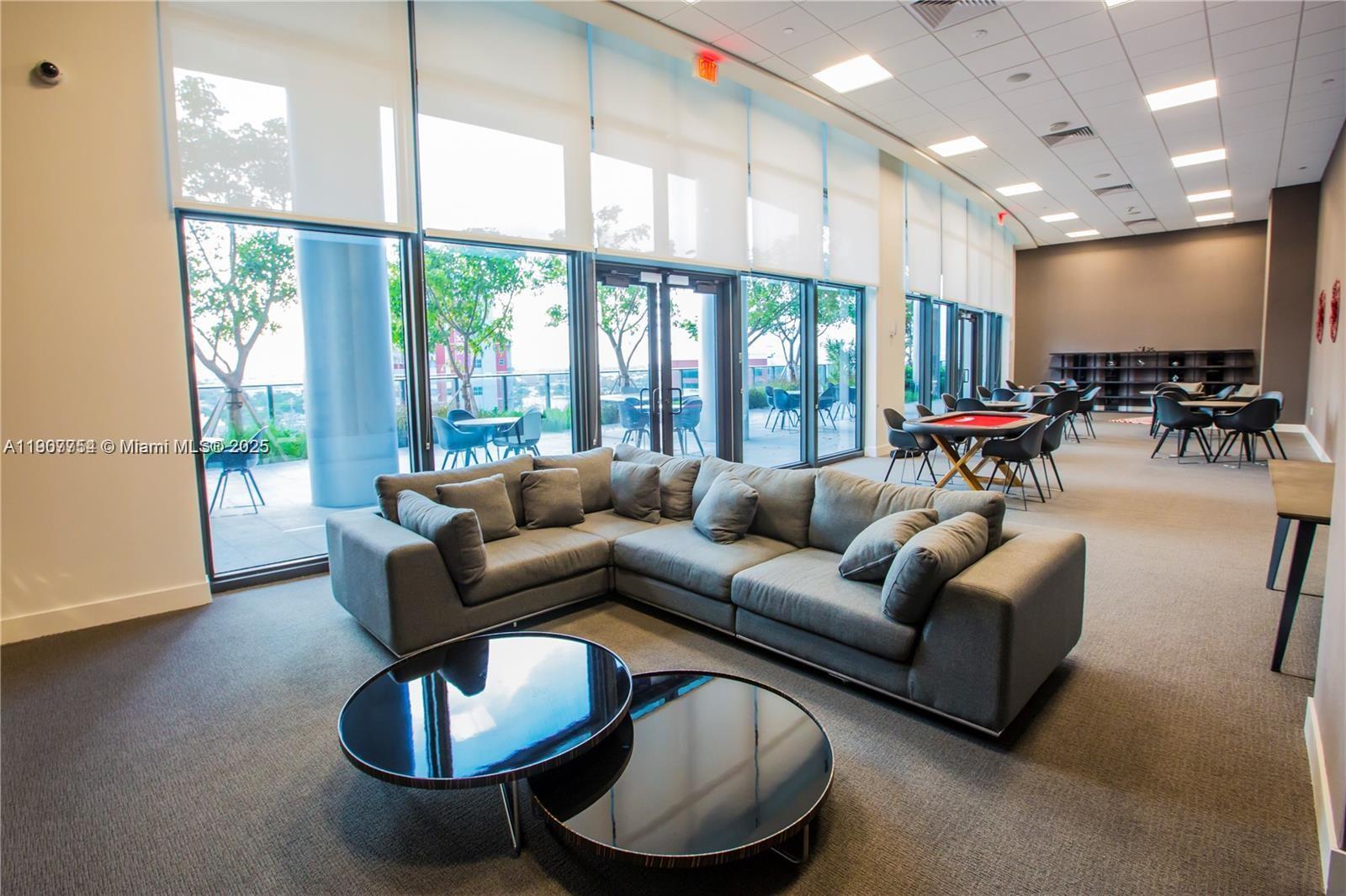 CANVAS CONDO - Residential Lease