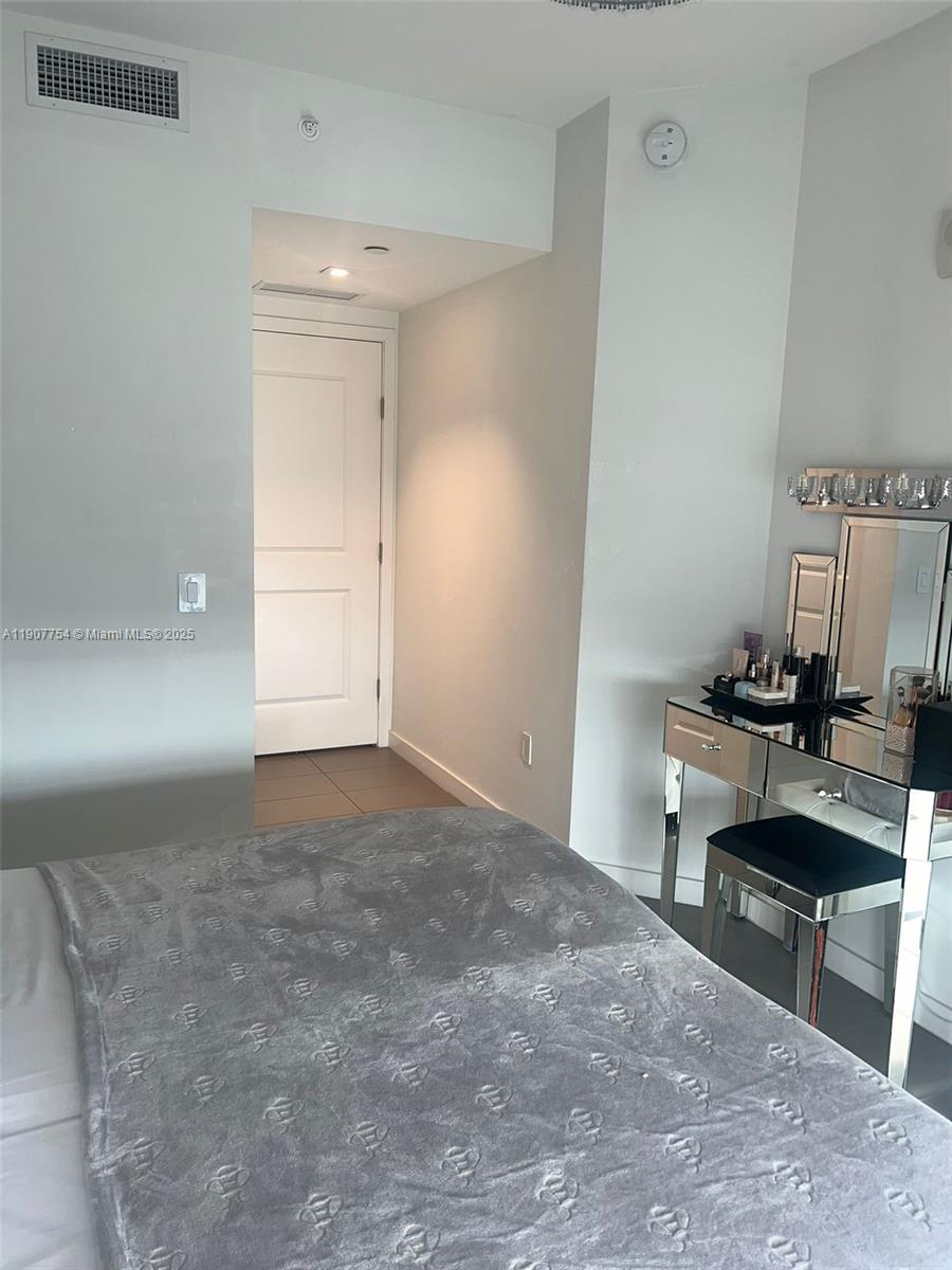 CANVAS CONDO - Residential Lease