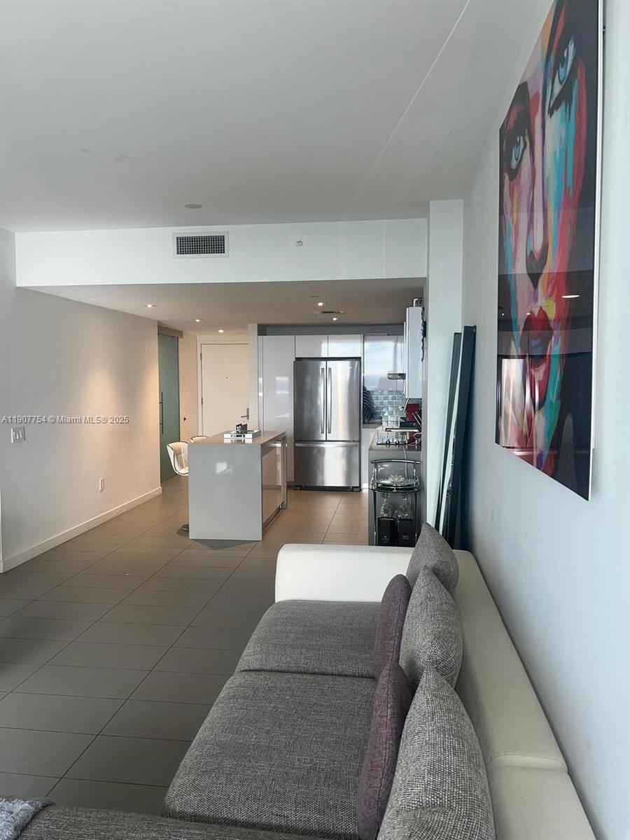 CANVAS CONDO - Residential Lease