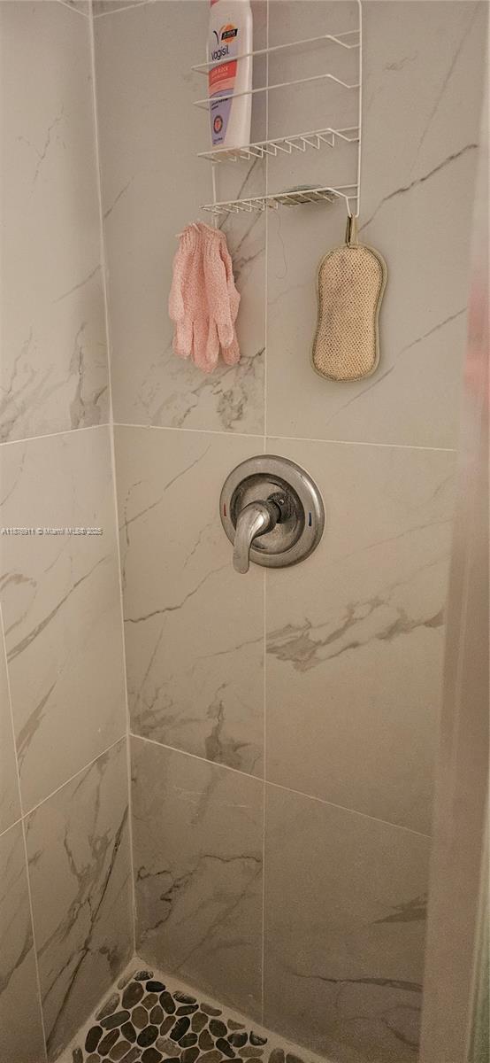 CYPRESS CHASE CONDO NO 8 - Residential Lease