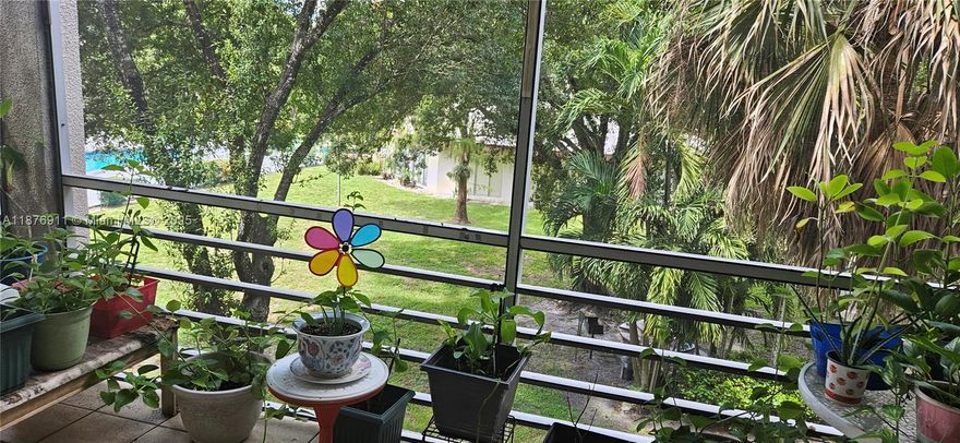 Spacious furnished apartment. Eat in kitchen.  Beautiful tile flooring. Peaceful view from screened patio.
Association claims 55+. Conveniently located near public transportation, hospital, shopping, more.