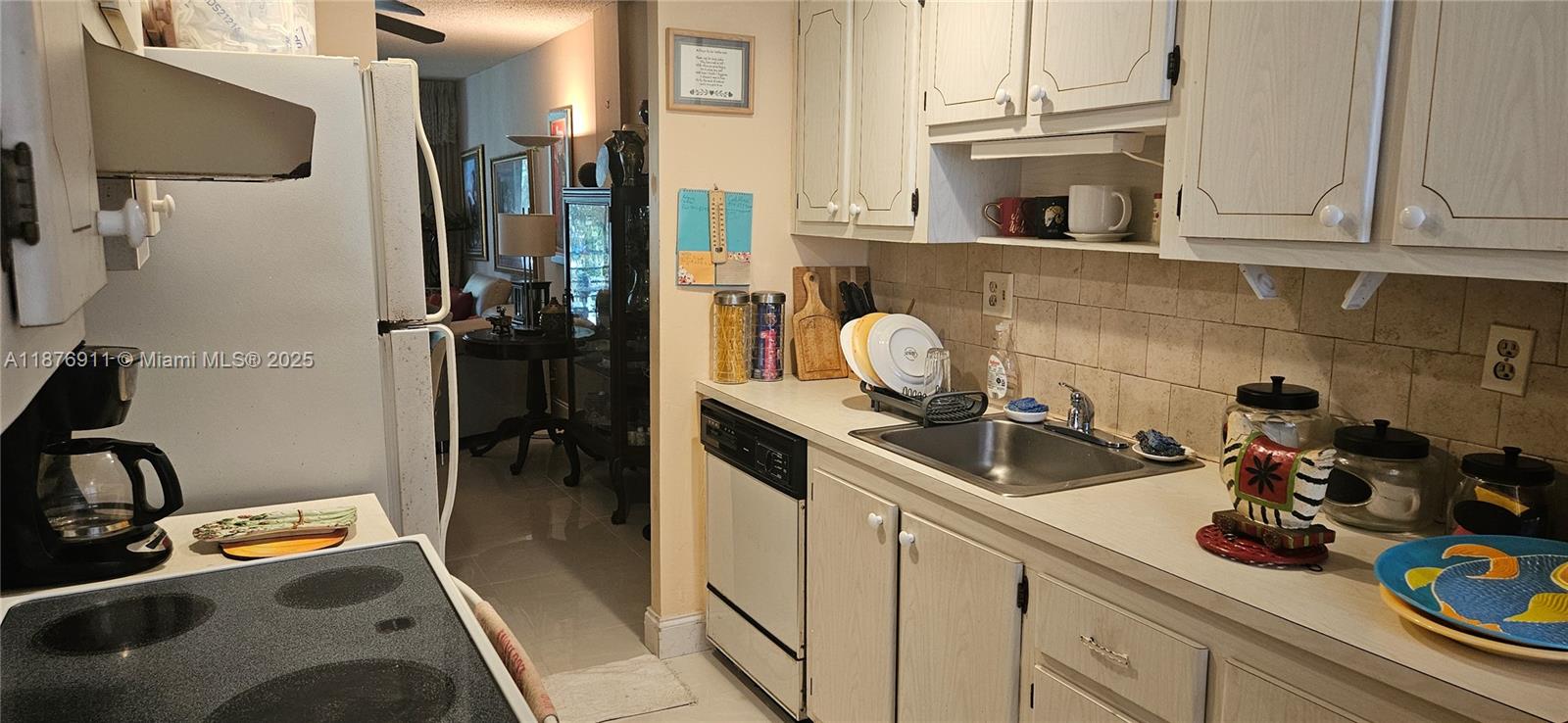 CYPRESS CHASE CONDO NO 8 - Residential Lease