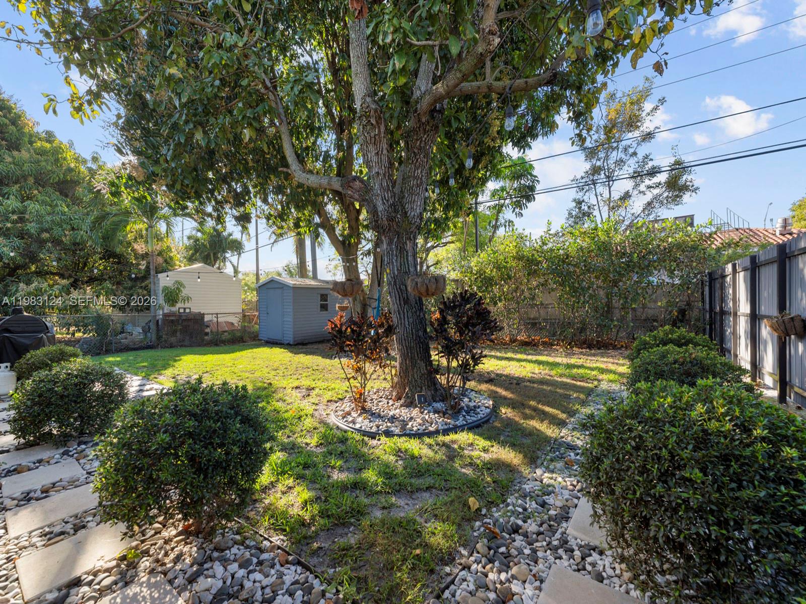 ULELAH - Residential