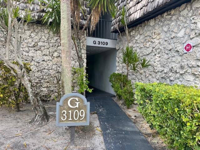 OAKLAND SHORES CONDOMINIU - Residential