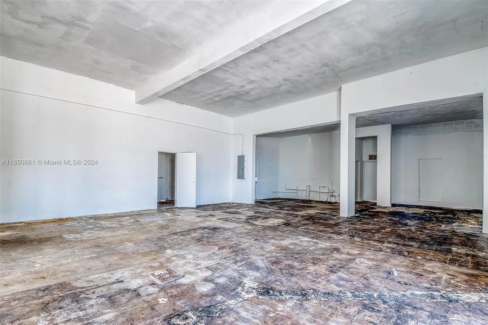 South Miami, Florida 33155, United States, ,Commercial,Pending,45930