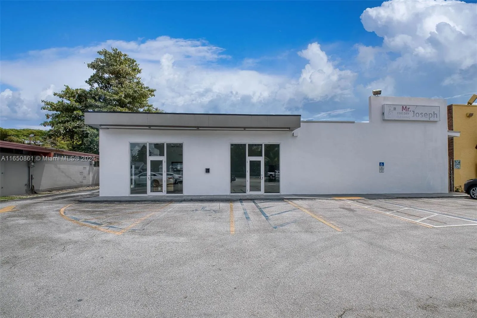 South Miami, Florida 33155, United States, ,Commercial,Pending,45930