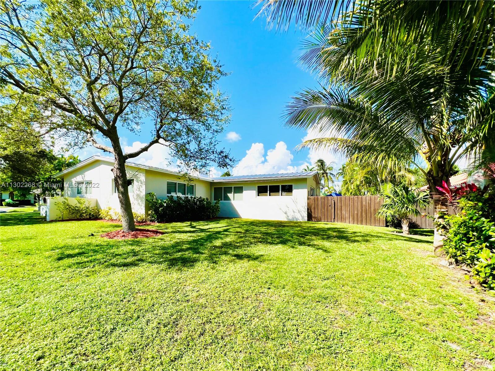 Photo 10 of 66 of 14441 Snapper Dr house