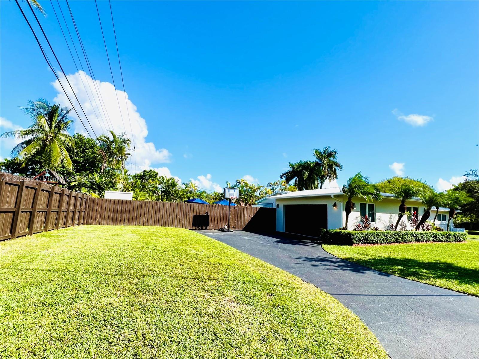 Photo 4 of 66 of 14441 Snapper Dr house