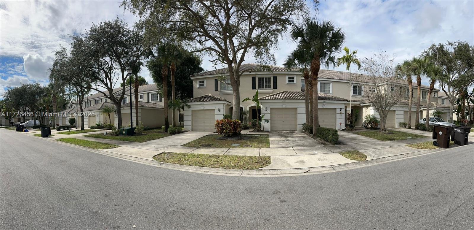 PALMBROOKE TOWNHOMES - Residential
