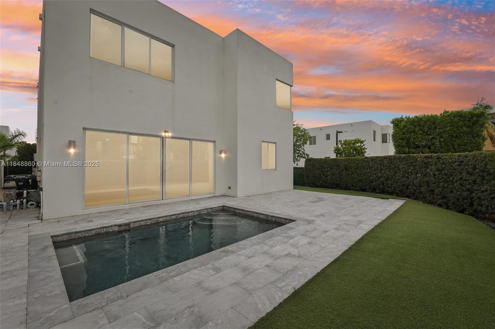 9820 NW 75th St