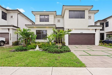 8836 NW 161st Ter Miami Lakes FL 33018