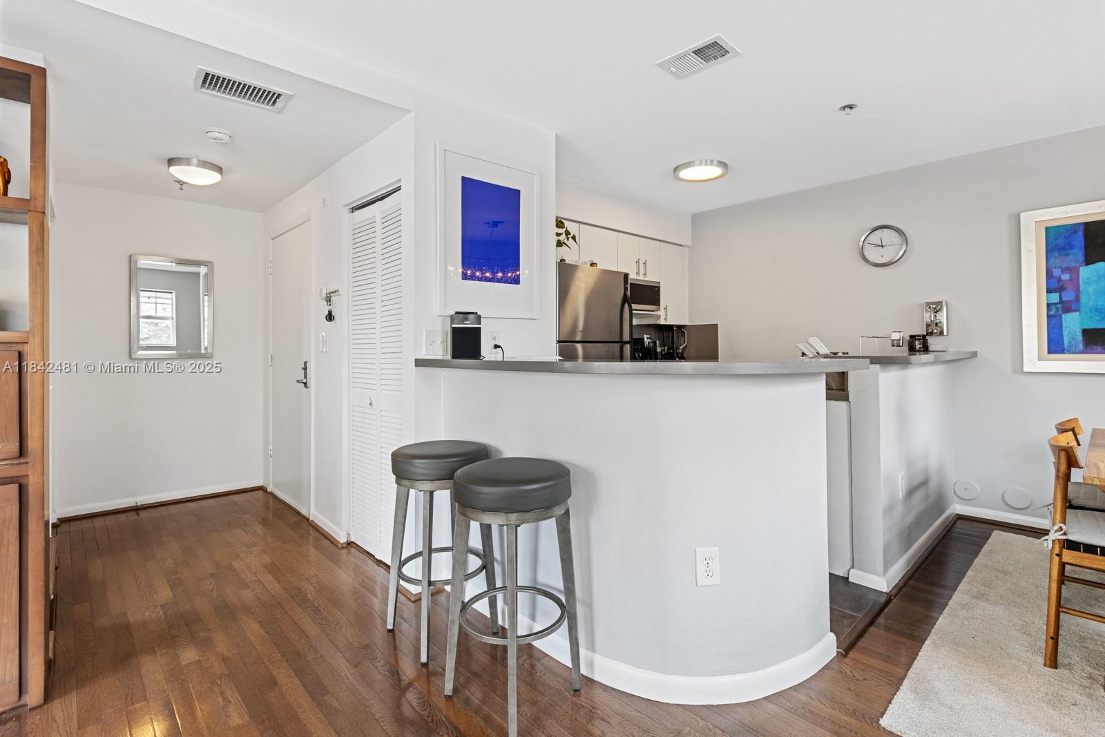 1255 Pennsylvania Ave 110