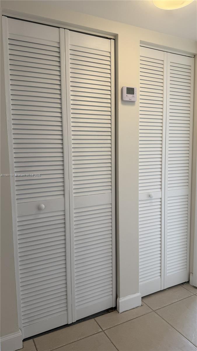 VERSAILLES GARDENS II CON - Residential