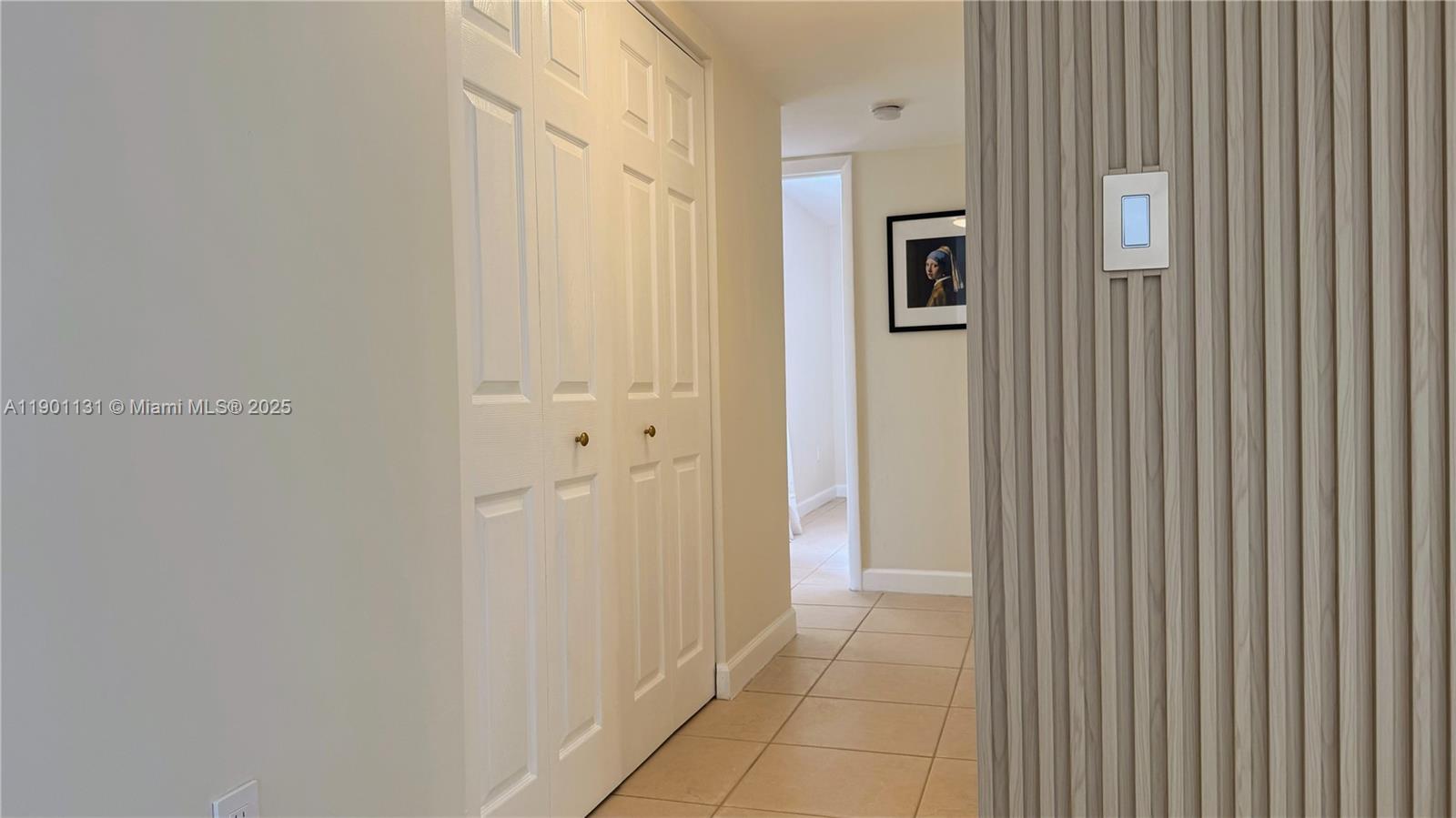 VERSAILLES GARDENS II CON - Residential