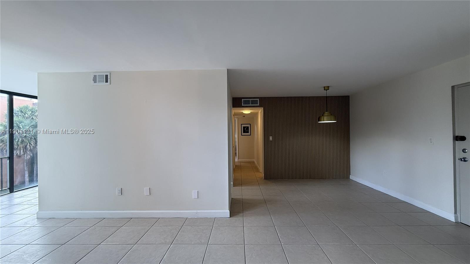 VERSAILLES GARDENS II CON - Residential