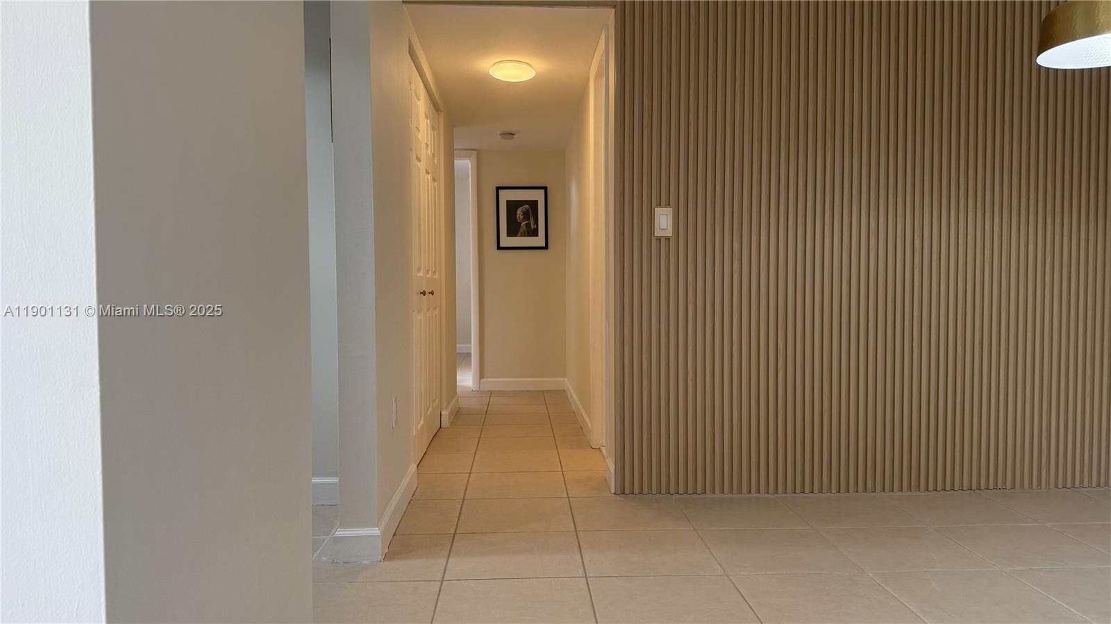 VERSAILLES GARDENS II CON - Residential