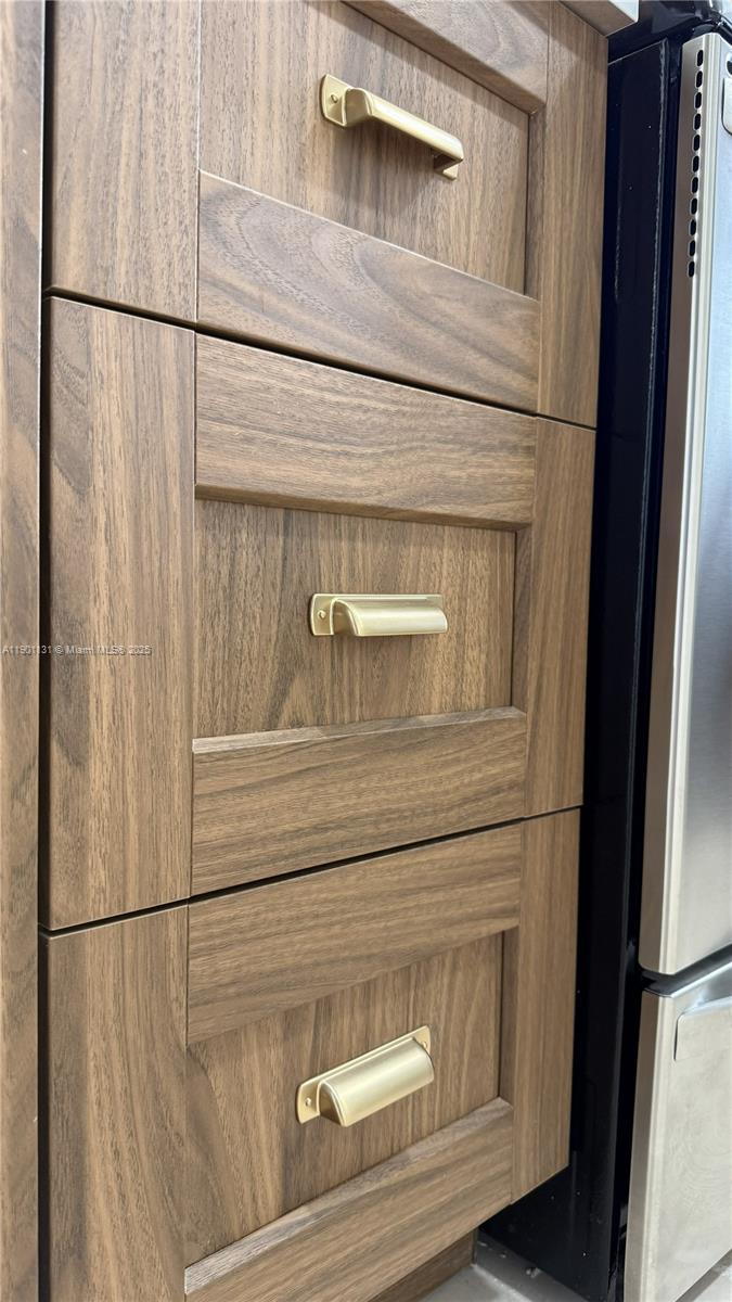 VERSAILLES GARDENS II CON - Residential