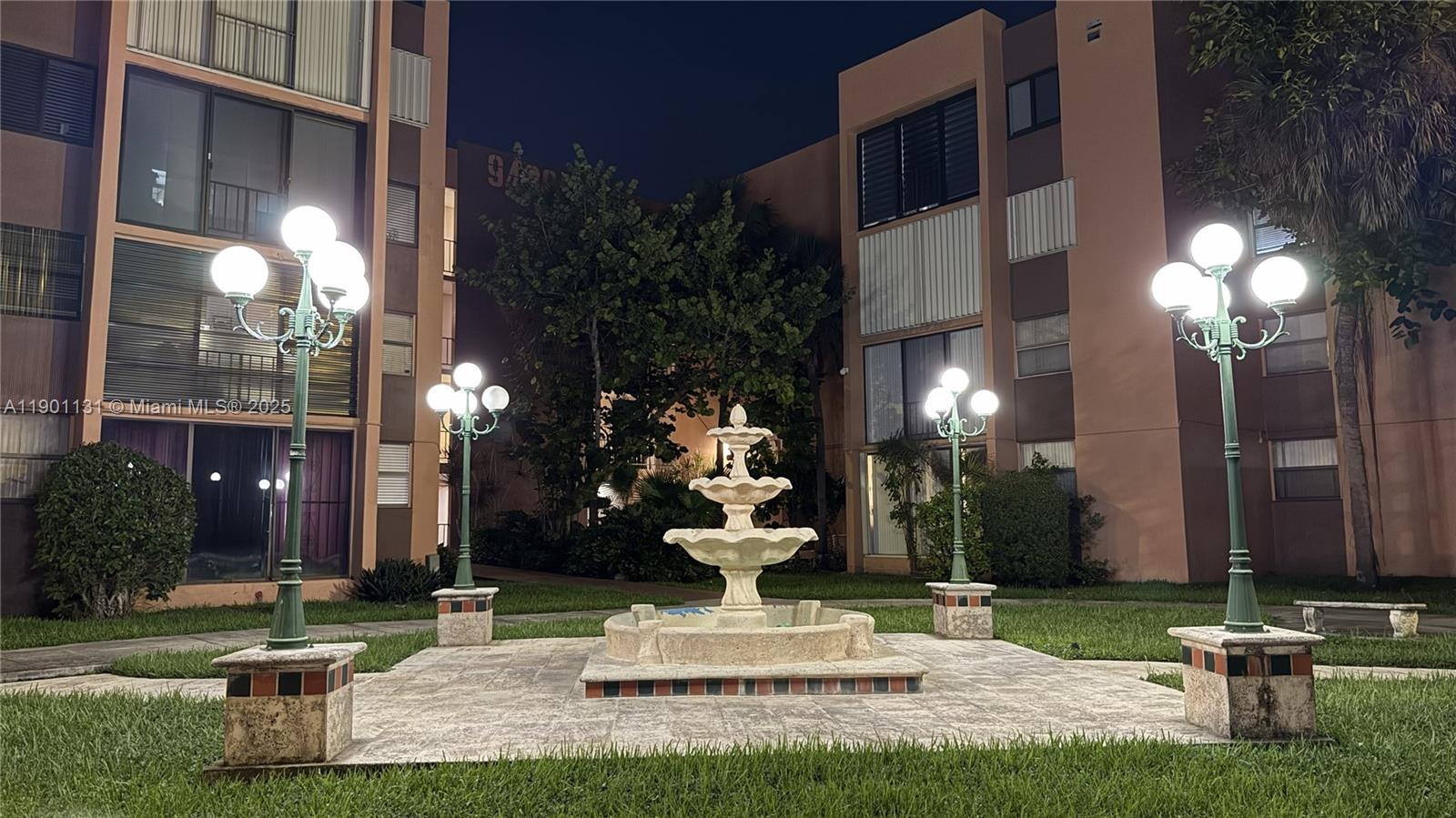 VERSAILLES GARDENS II CON - Residential