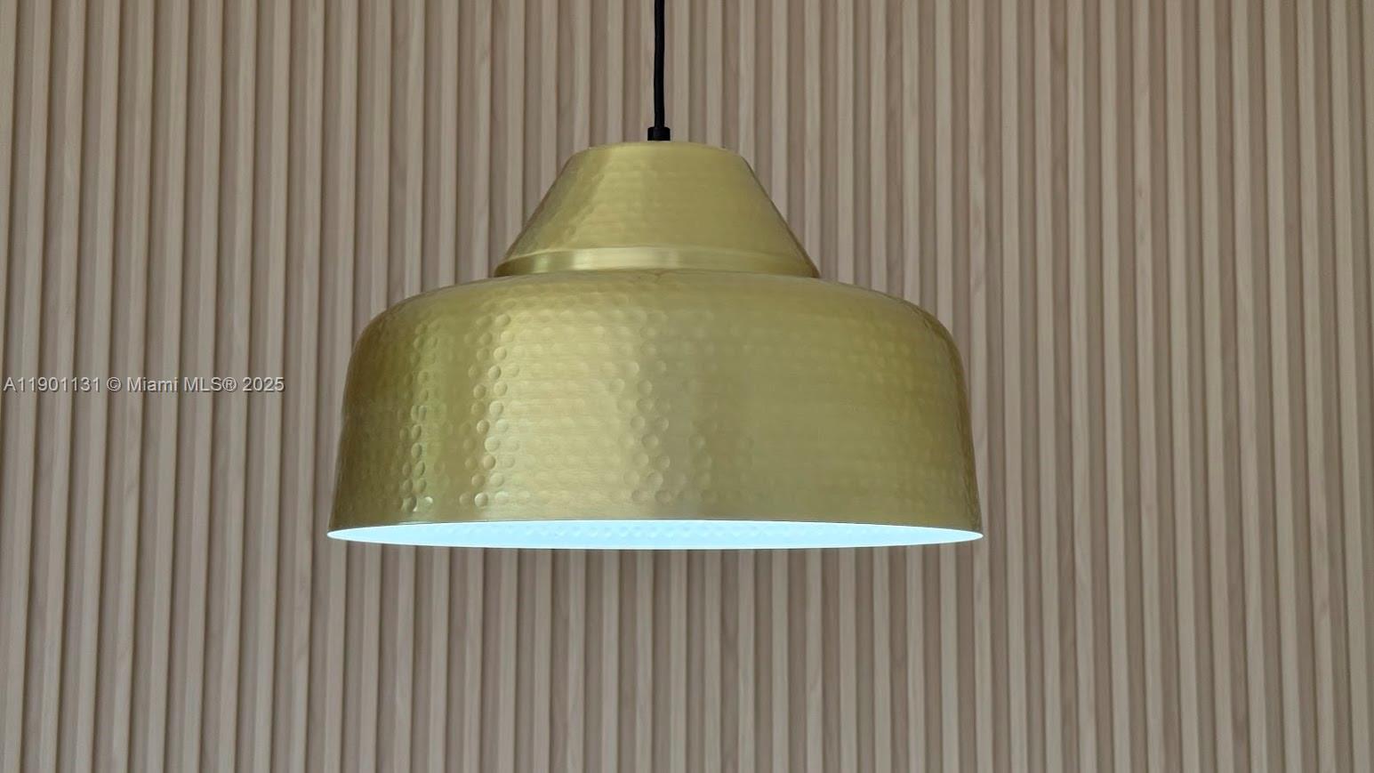 VERSAILLES GARDENS II CON - Residential