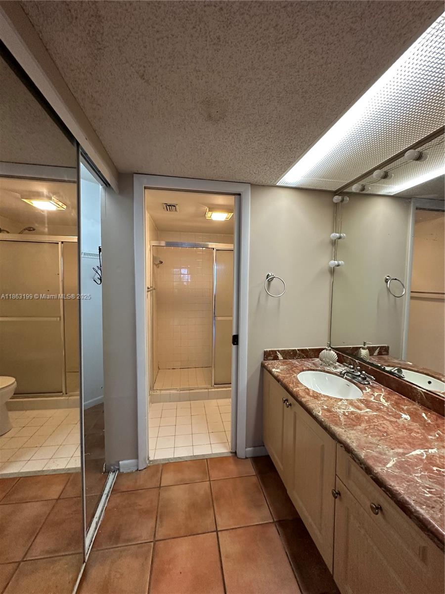 KEYS GATE CONDO NO THREE - Residential