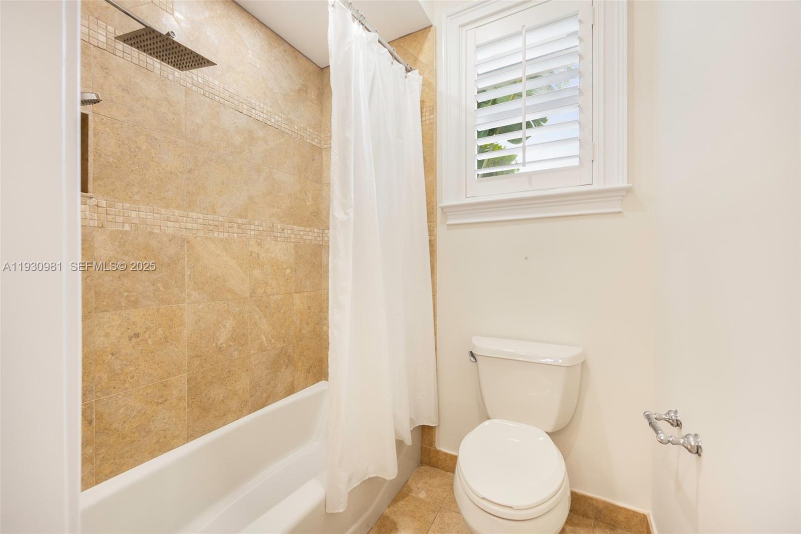 COCONUT GROVE MANOR - Residential