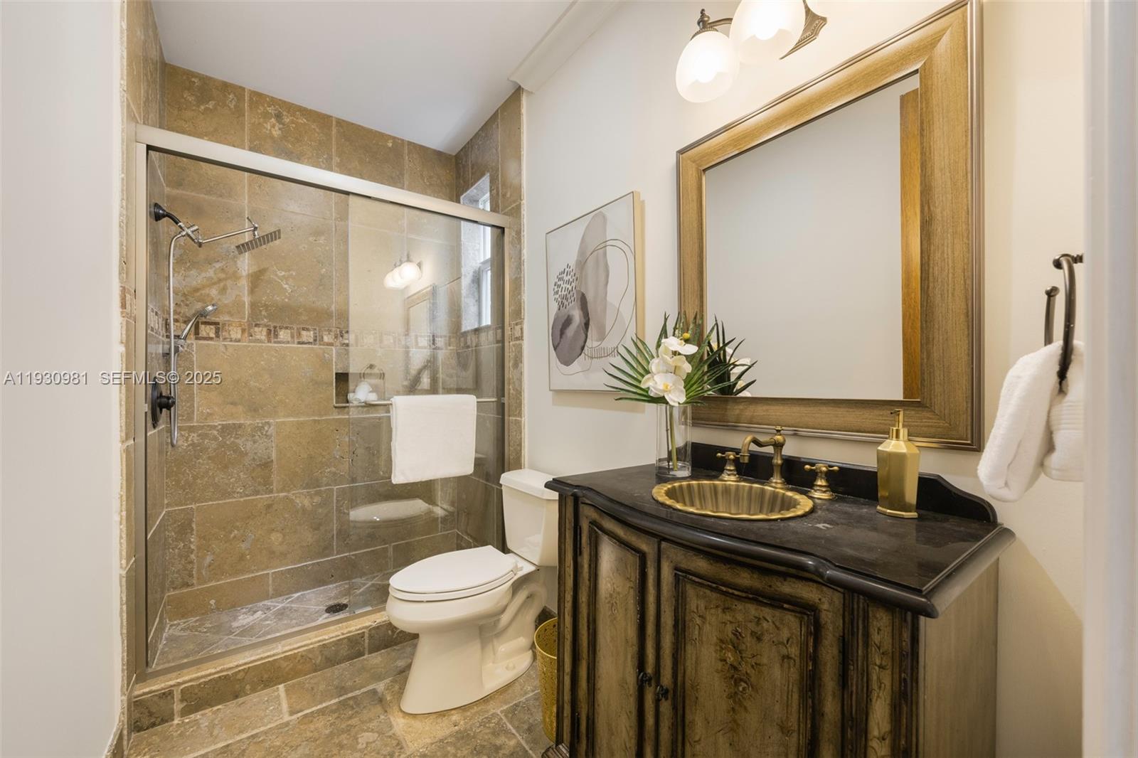 COCONUT GROVE MANOR - Residential