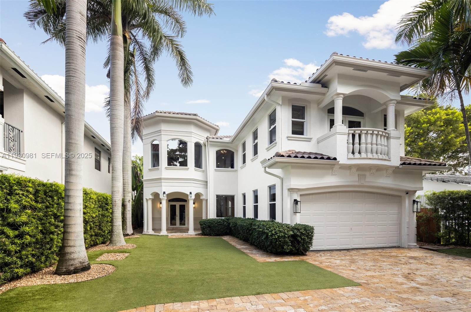 COCONUT GROVE MANOR - Residential
