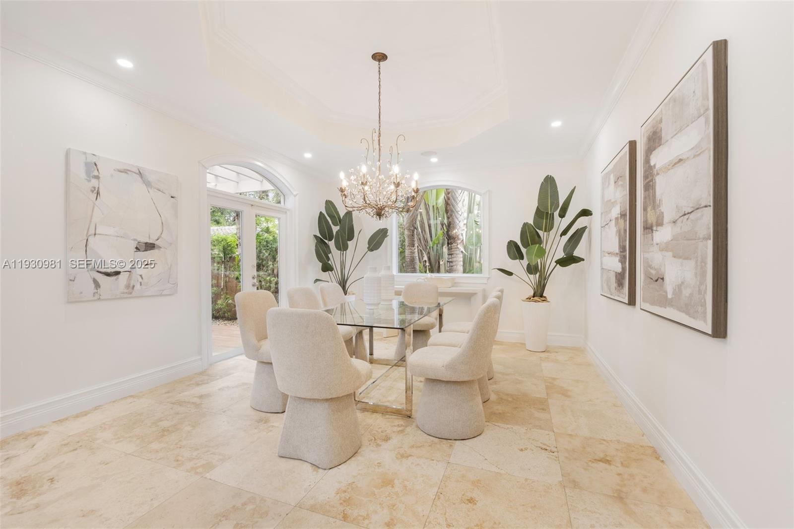 COCONUT GROVE MANOR - Residential