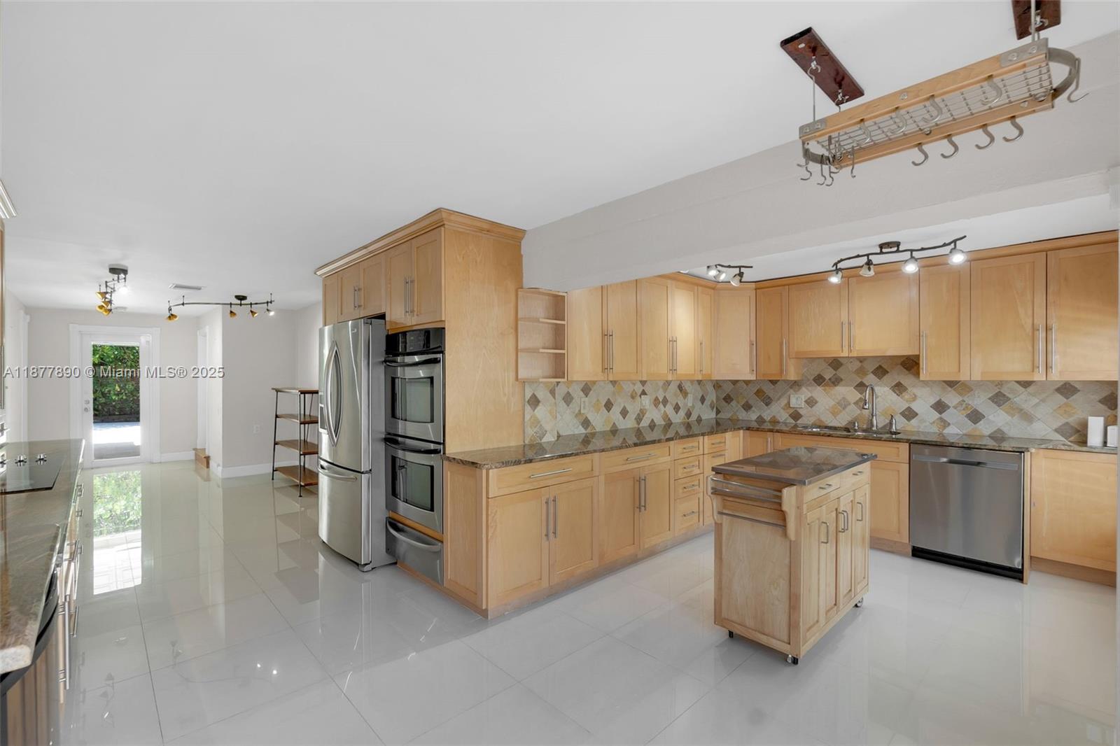 CORAL WOODS - Residential