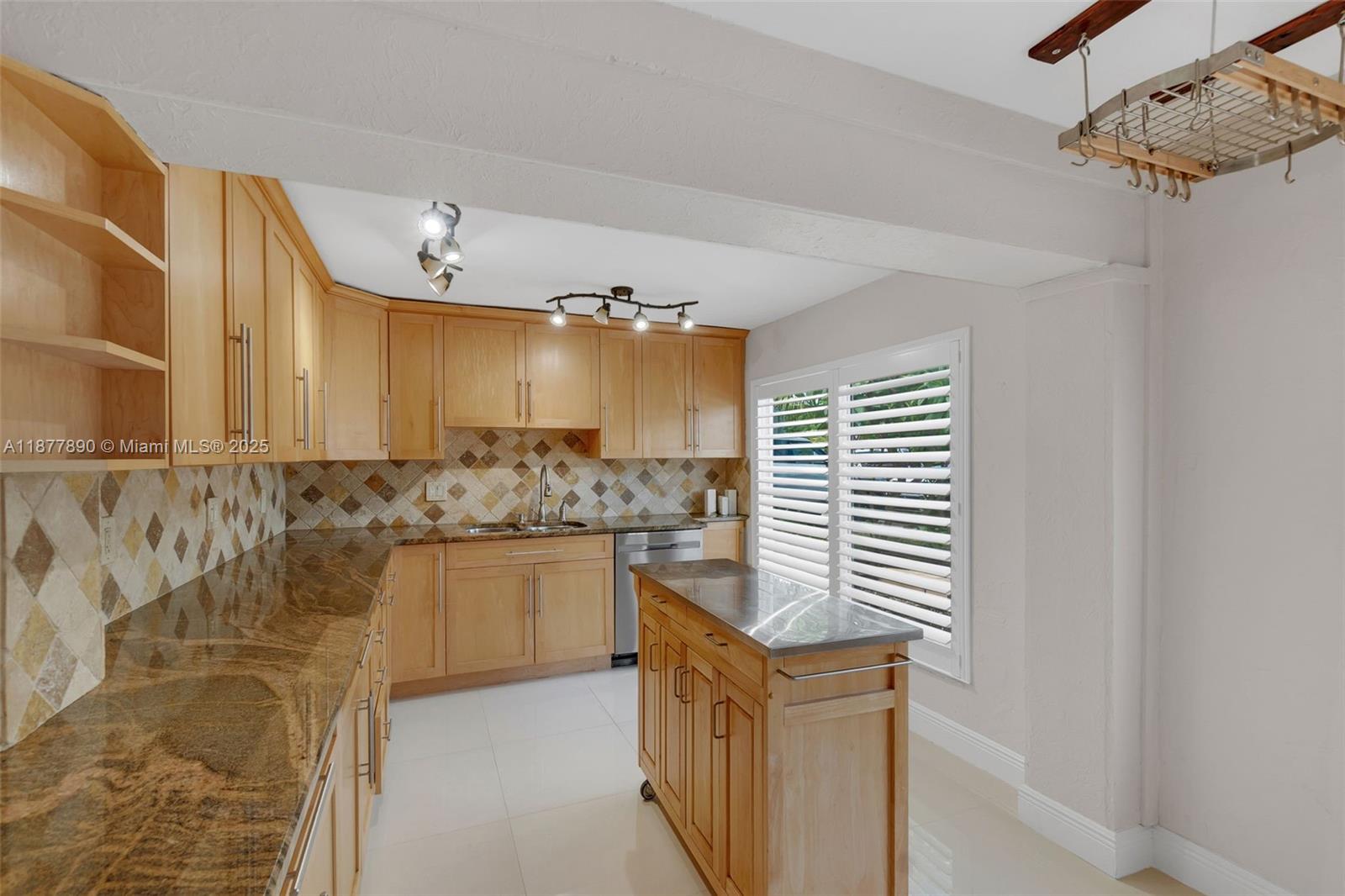 CORAL WOODS - Residential