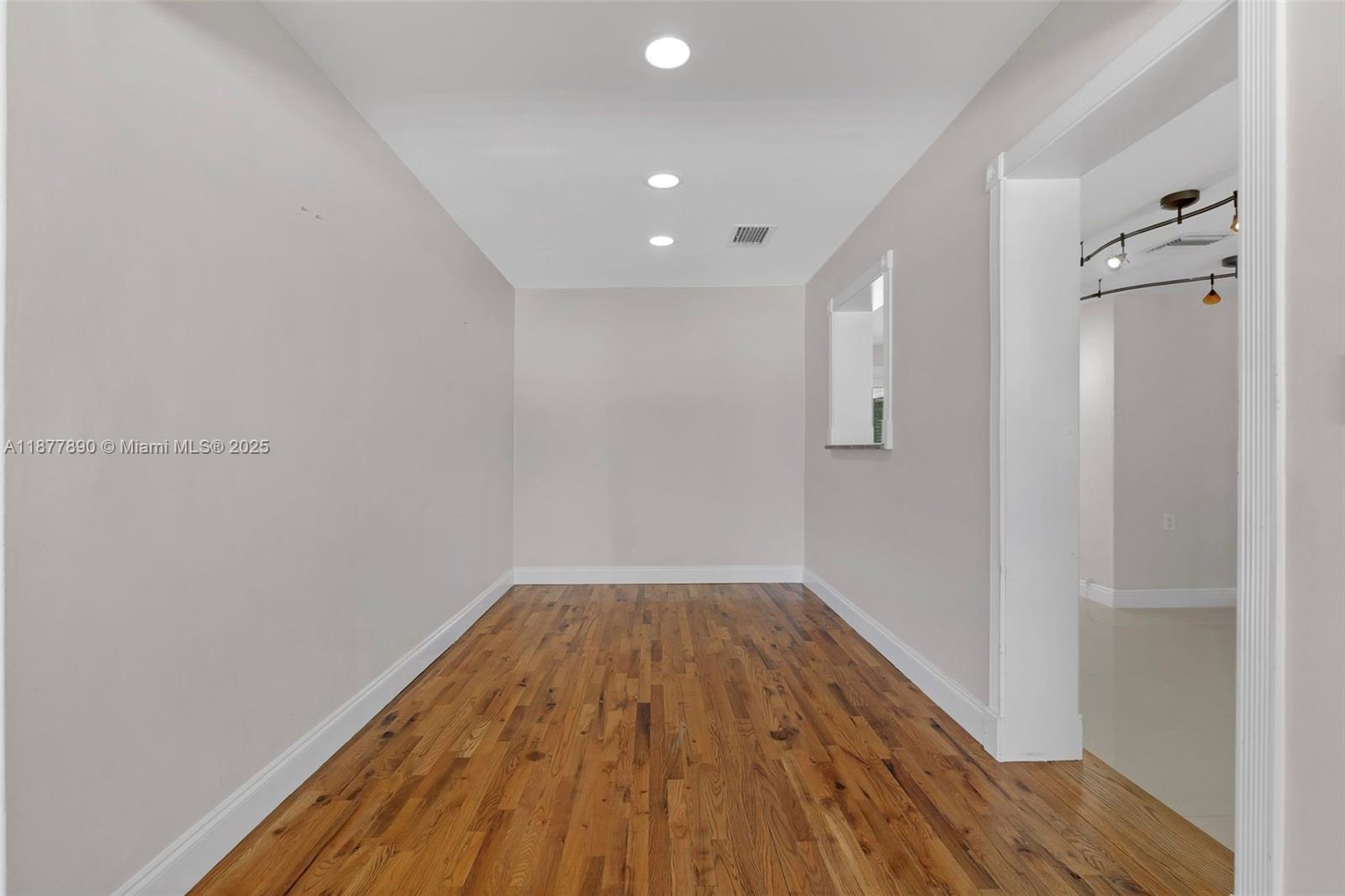CORAL WOODS - Residential