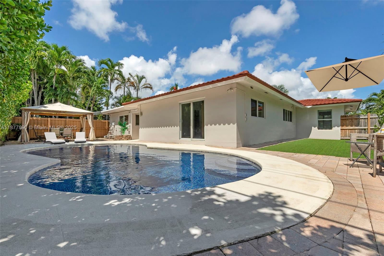 CORAL WOODS - Residential