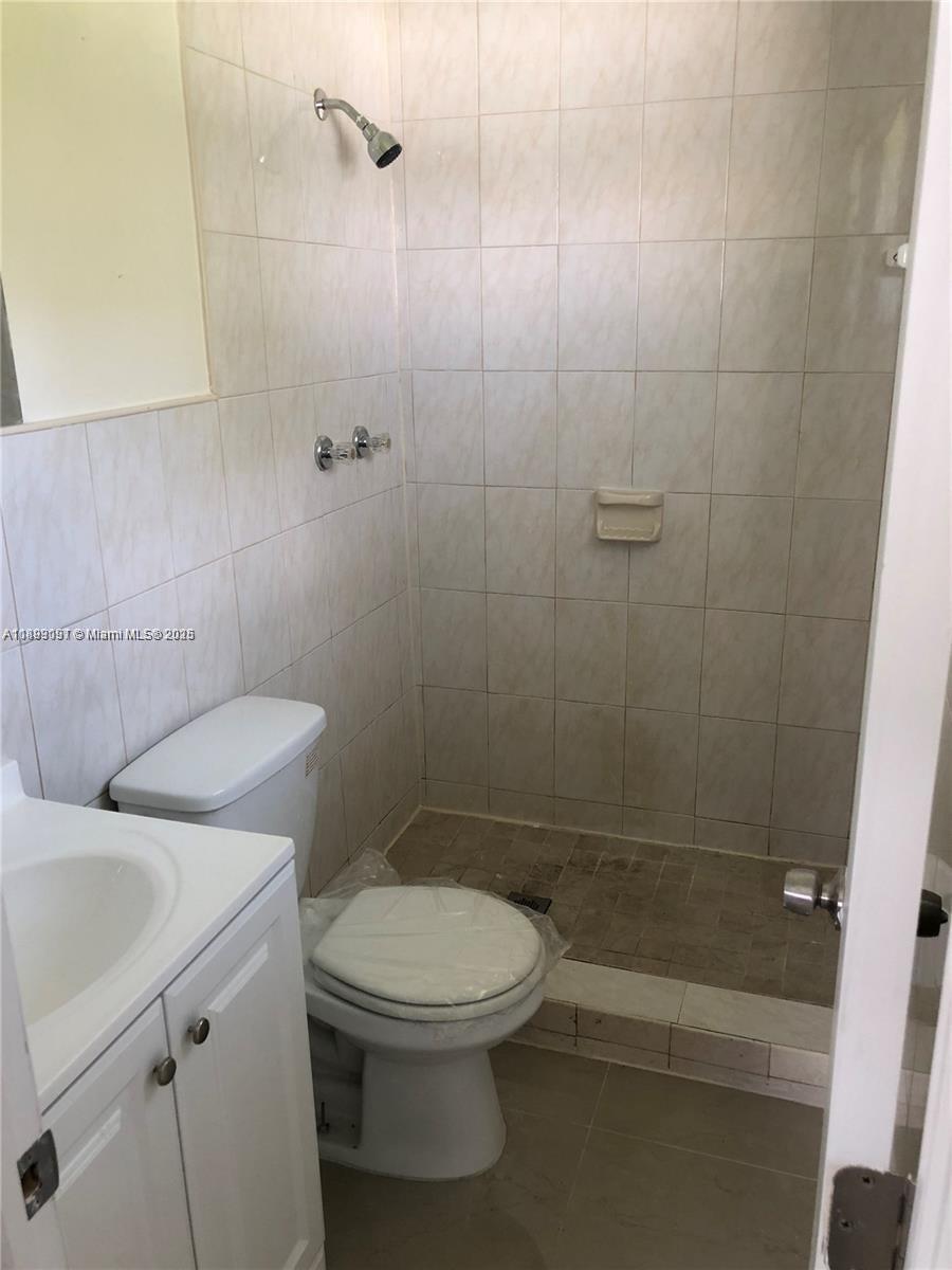 HYDE PARK FIRST SEC - Residential Lease