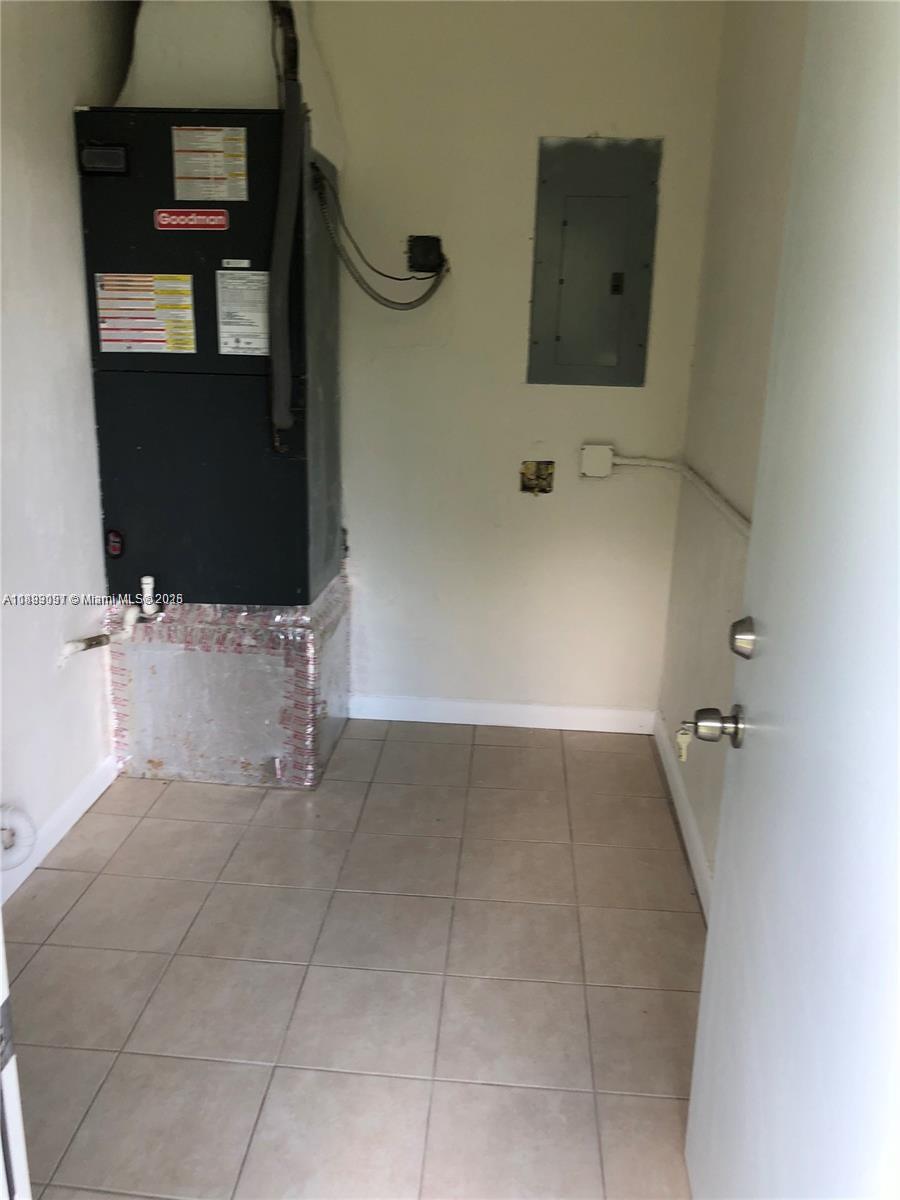 HYDE PARK FIRST SEC - Residential Lease