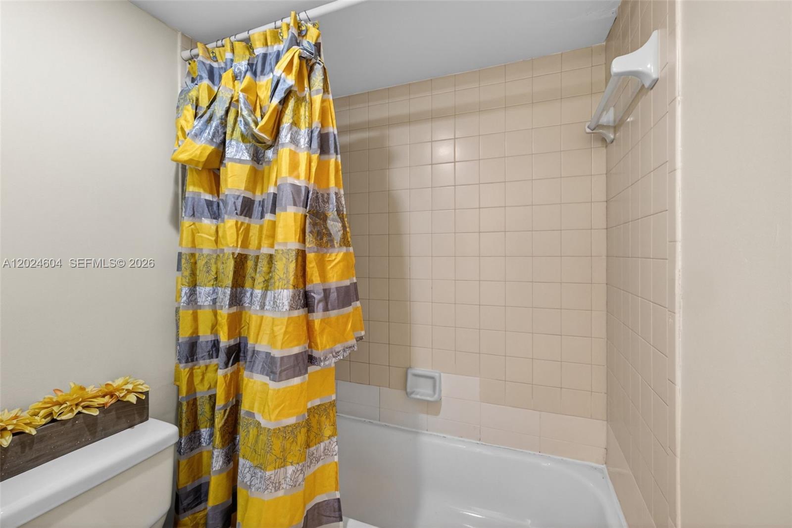 WINDSOR WALK CONDO - Residential Lease