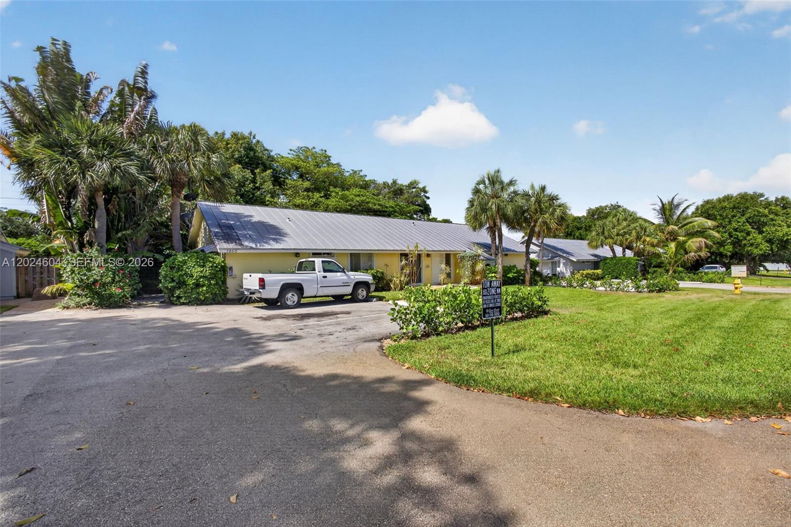 WINDSOR WALK CONDO - Residential Lease